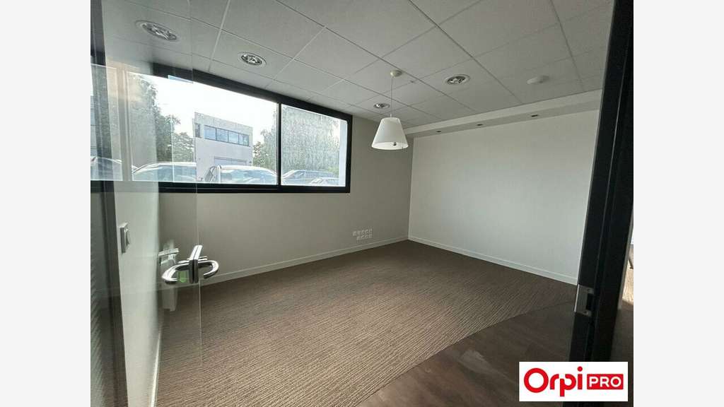 A louer bureau 50m² en parfait état à Plérin RN12