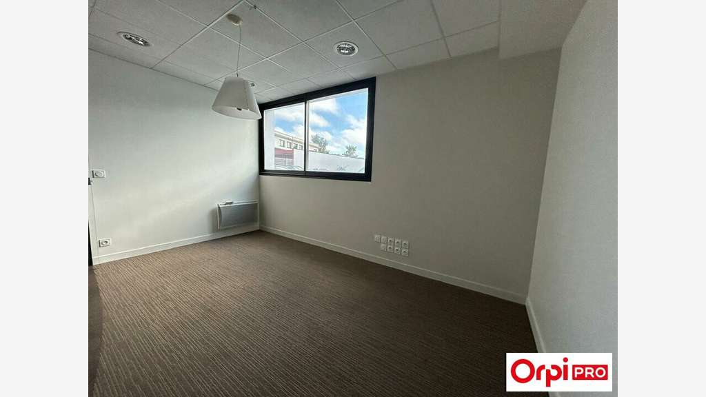 A louer bureau 50m² en parfait état à Plérin RN12