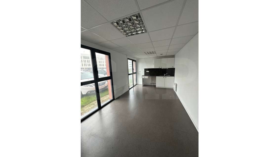Location bureaux 23m² RDC