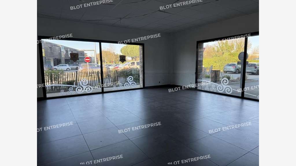 A louer local professionnel 152m² Vannes Plescop