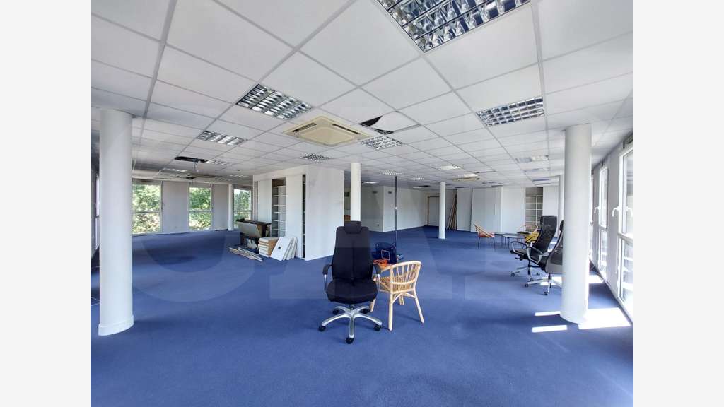 A louer plateau de bureaux de 184m² à Plescop