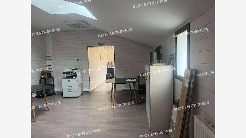 À LOUER - BUREAUX - PLOEREN - 63 m²