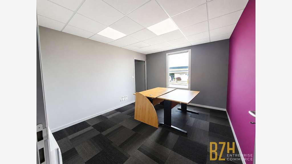 Loue bureaux plain-pied normes PMR 104m² Ploermel