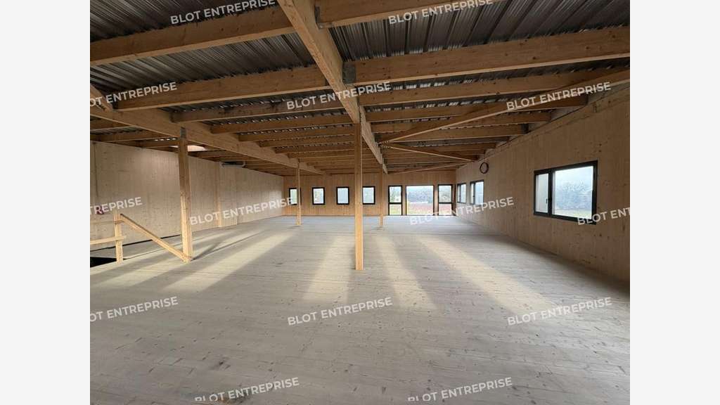 A louer bureaux 230m² R+1 à Ploudaniel