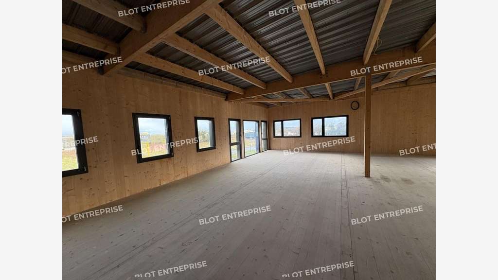 A louer bureaux 230m² R+1 à Ploudaniel