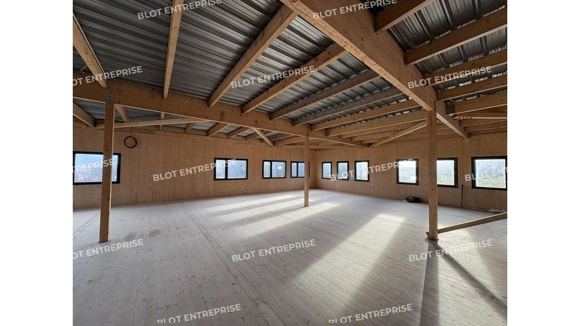 A louer bureaux 230m² R+1 à Ploudaniel