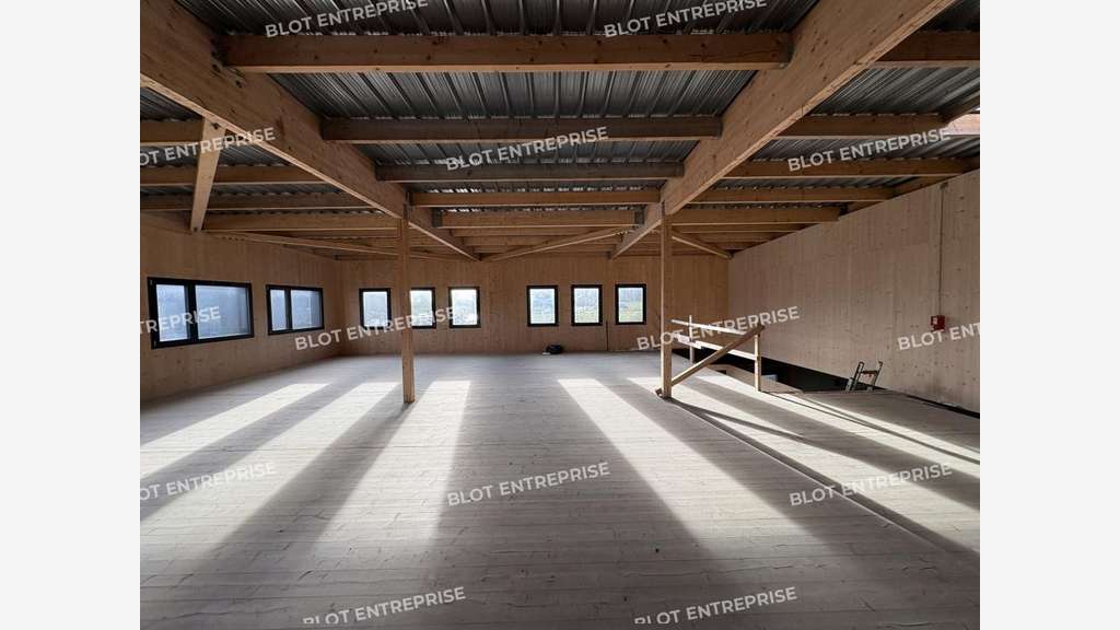 A louer bureaux 230m² R+1 à Ploudaniel