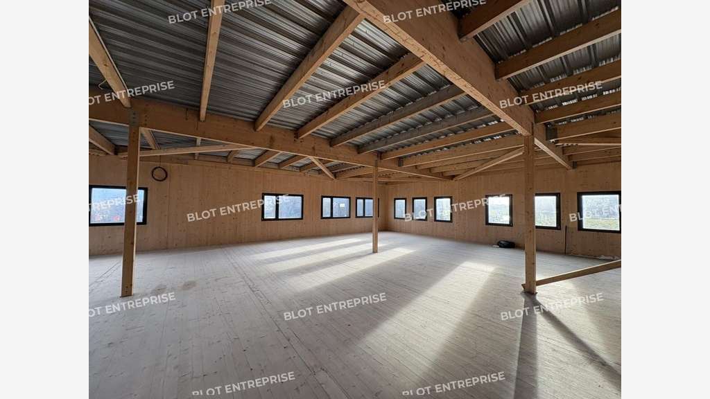 A louer bureaux 230m² R+1 à Ploudaniel
