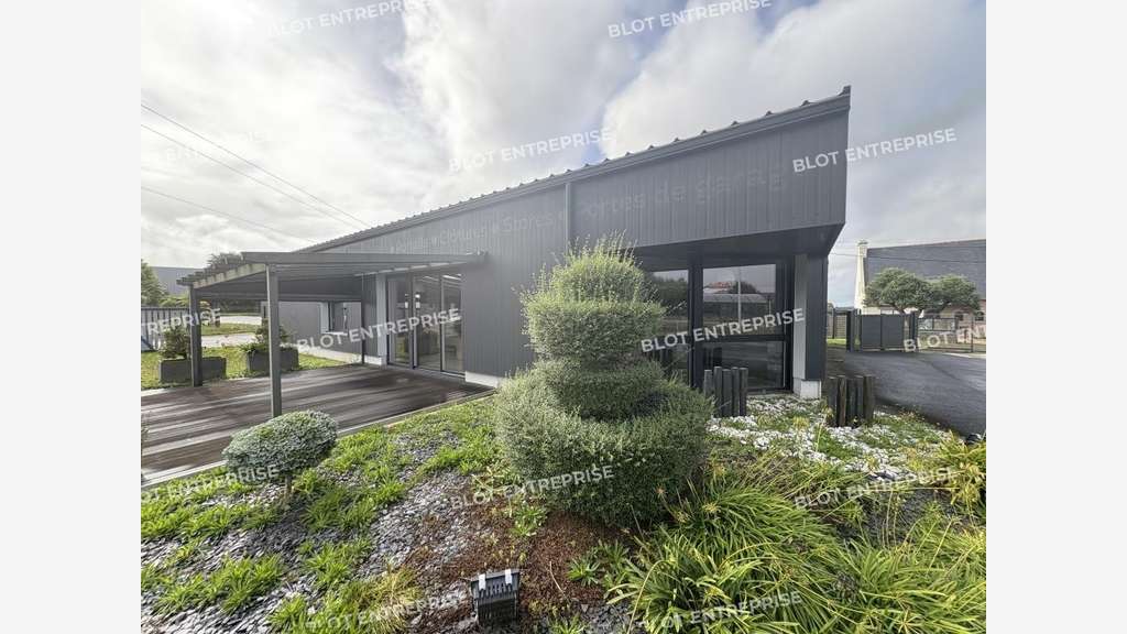 A louer bureaux indépendants de 285m² à Ploudaniel