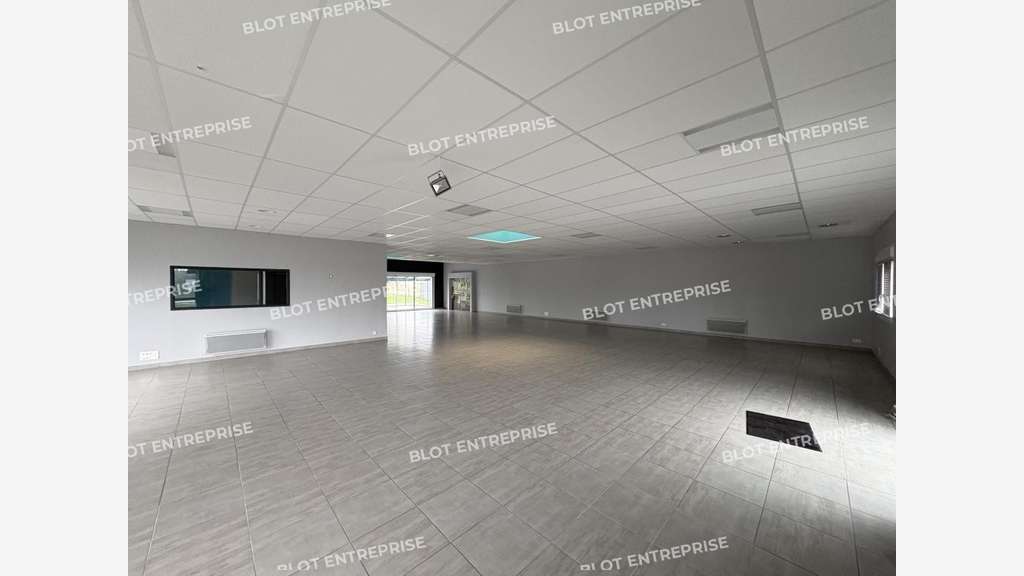 A louer bureaux indépendants de 285m² à Ploudaniel