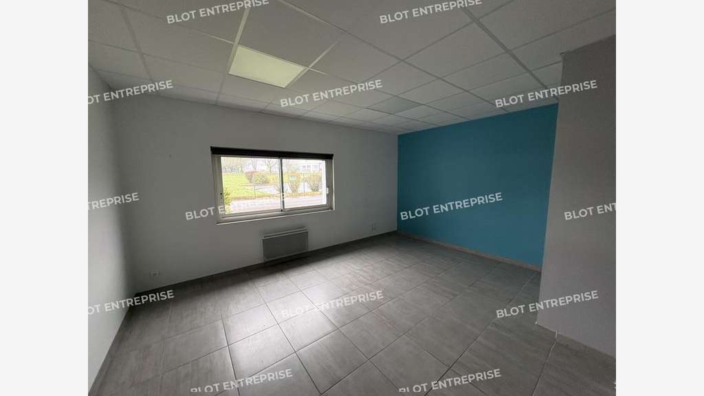 A louer bureaux indépendants de 285m² à Ploudaniel