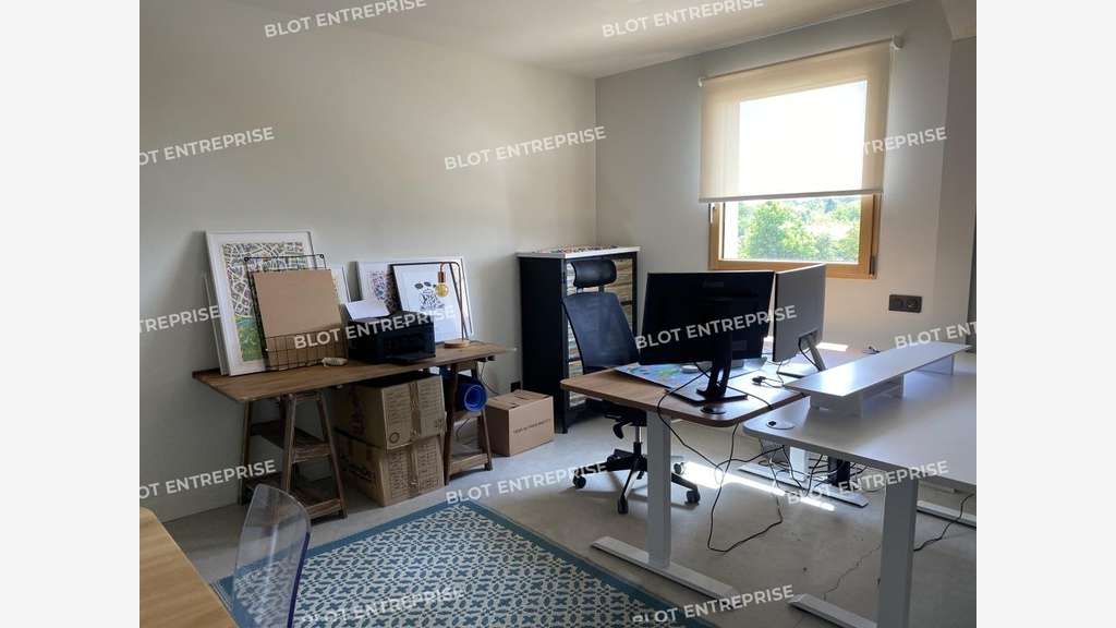 A louer bureaux de 20m² en ZA à Plouer-sur-Rance