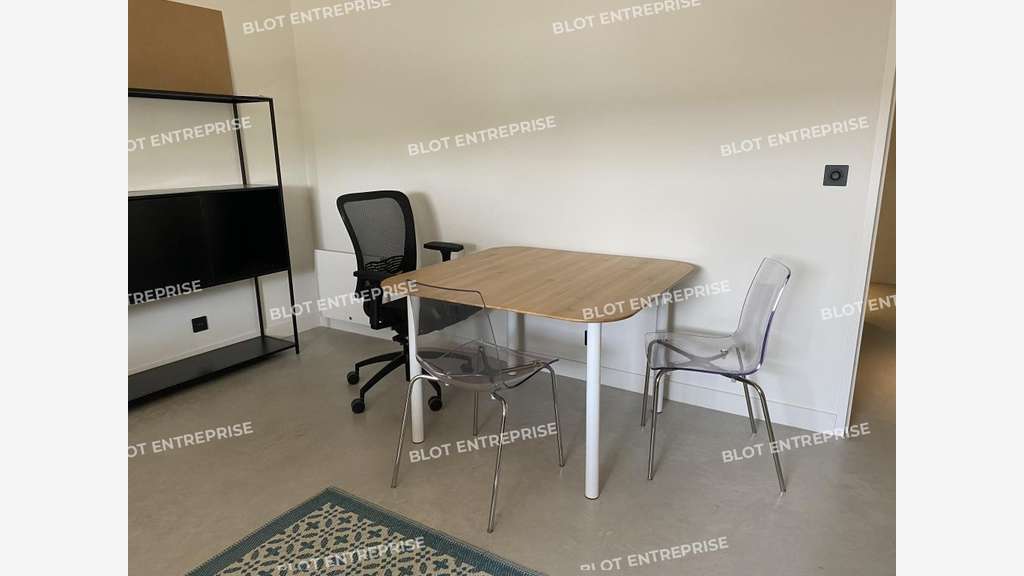 A louer bureaux de 20m² en ZA à Plouer-sur-Rance