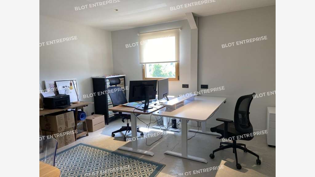 A louer bureaux de 20m² en ZA à Plouer-sur-Rance