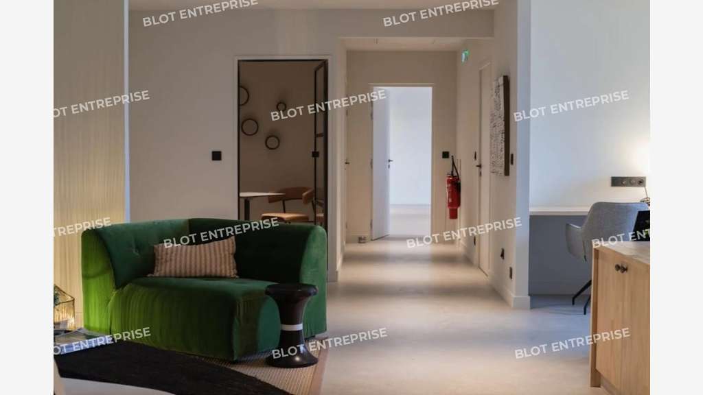 A LOUER - BUREAUX - PLOUER-SUR-RANCE - 177 m²
