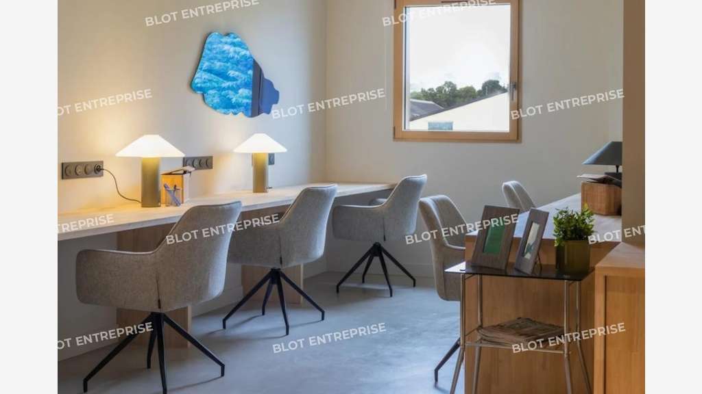 A LOUER - BUREAUX - PLOUER-SUR-RANCE - 177 m²