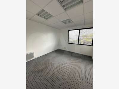 A louer bureaux 140m² à Ploufragan