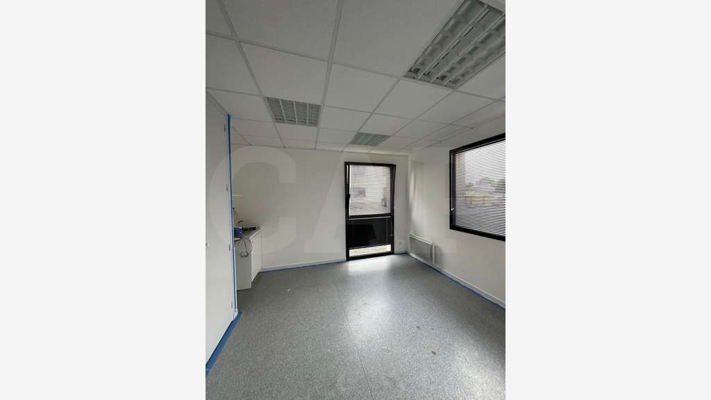 A louer bureaux 140m² à Ploufragan