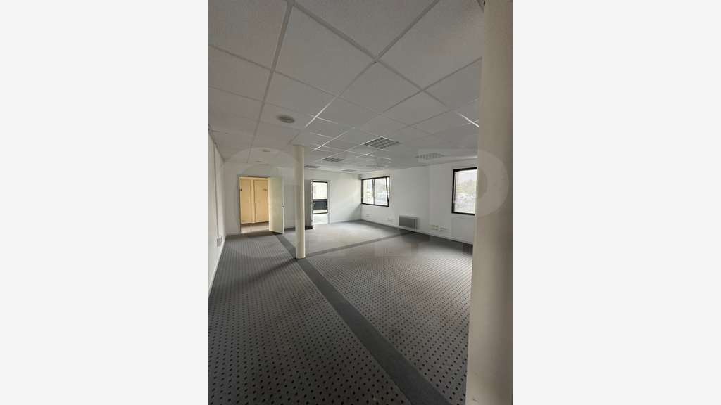 A louer bureaux 140m² à Ploufragan