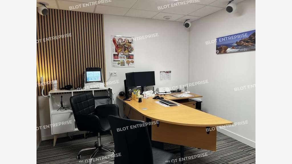 A louer bureaux indépendants de 151m² à Ploufragan