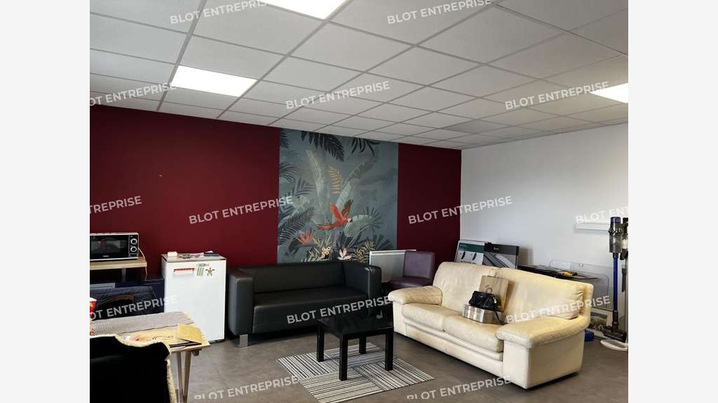 A louer bureaux indépendants de 151m² à Ploufragan