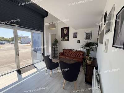 À LOUER - BUREAUX / LOCAL COMMERCIAL - 43 m² - P