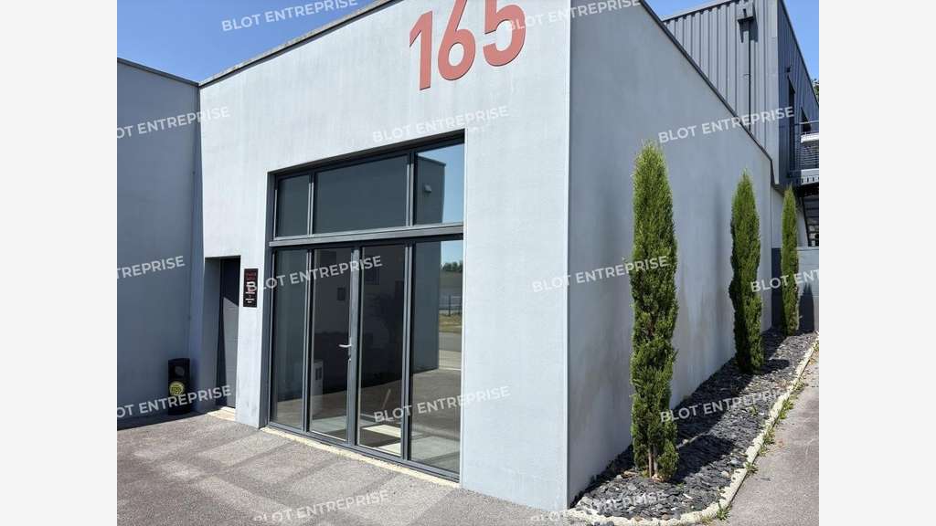 À LOUER - BUREAUX / LOCAL COMMERCIAL - 43 m² - P