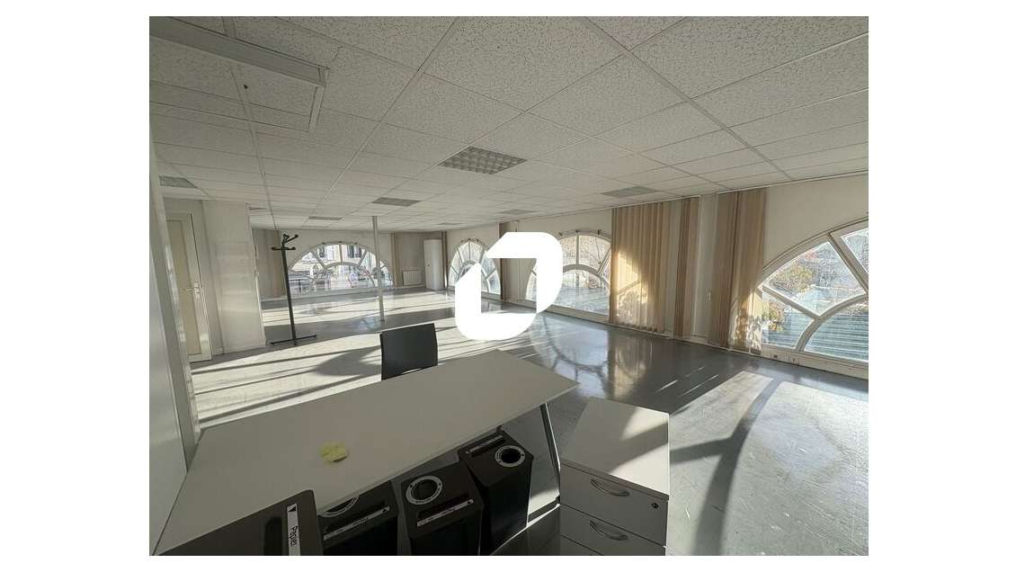 A louer Bureaux 91m² Poissy