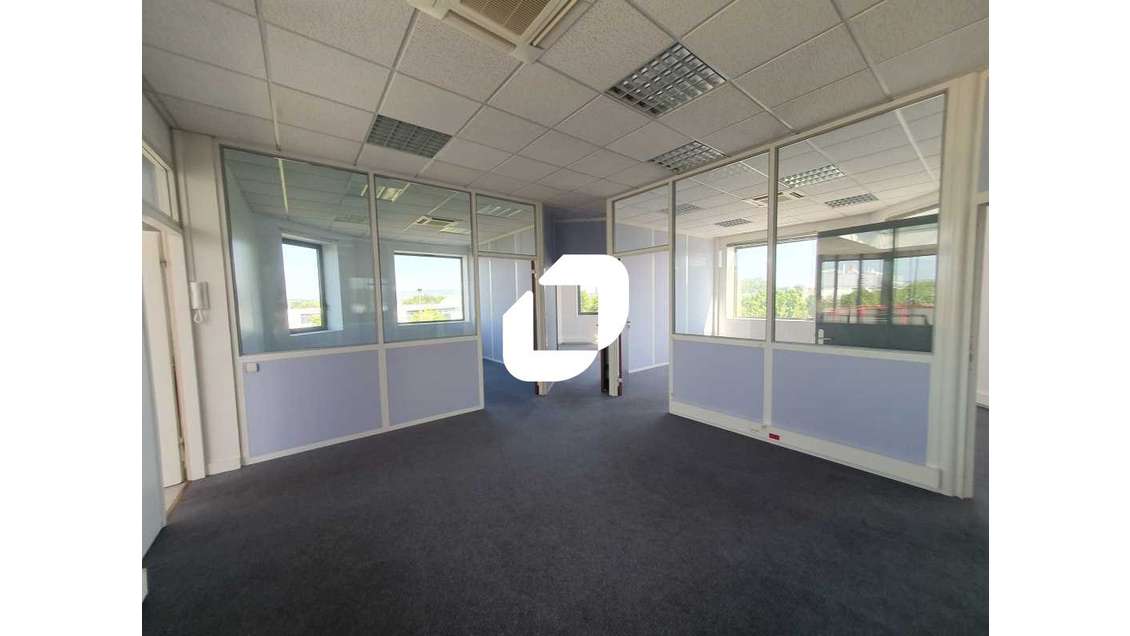 A louer Bureaux 225m² Poissy