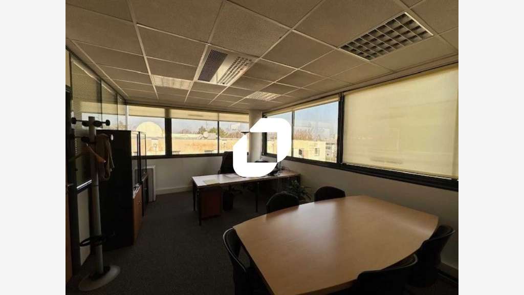 A louer Bureaux 582m² Poissy