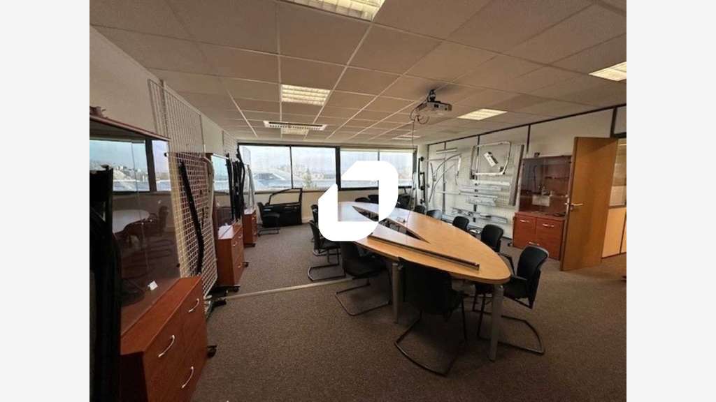 A louer Bureaux 100m² Poissy