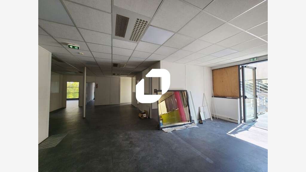 A louer Bureaux 1402m² Poissy