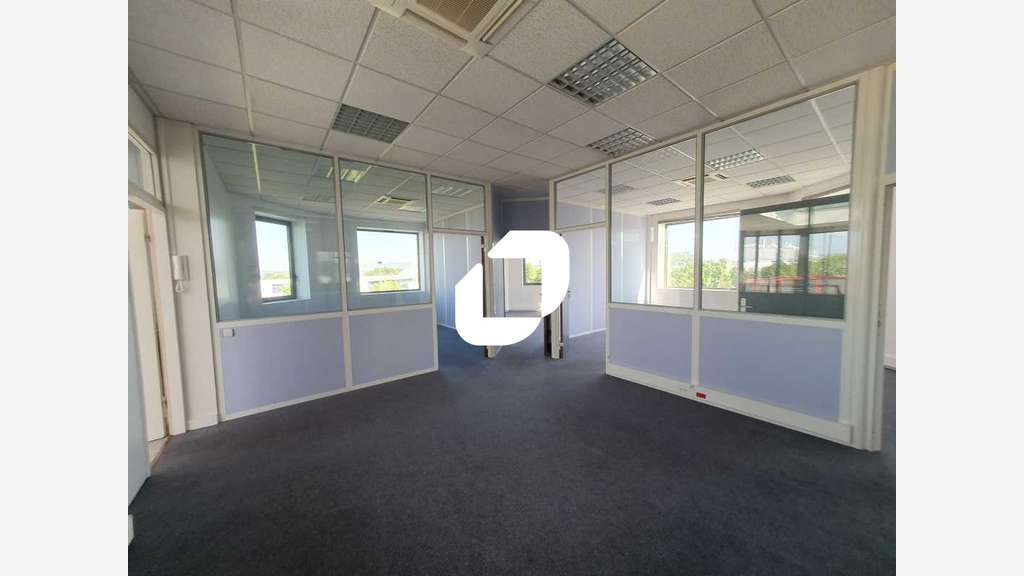 A louer Bureaux 90m² Poissy