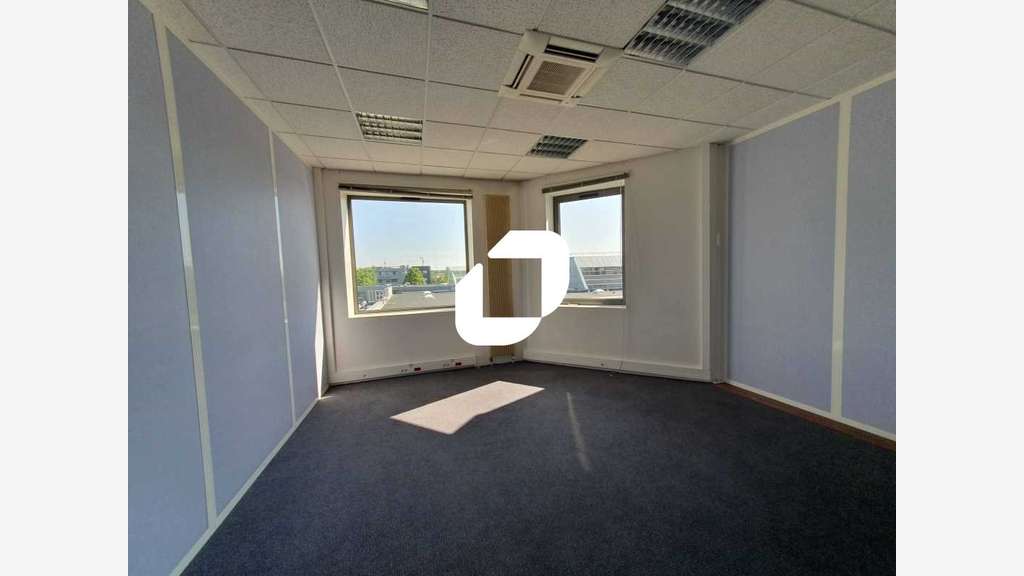 A louer Bureaux 90m² Poissy