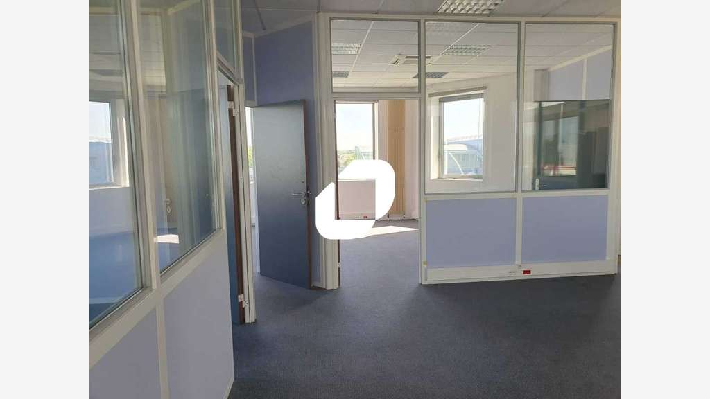 A louer Bureaux 90m² Poissy