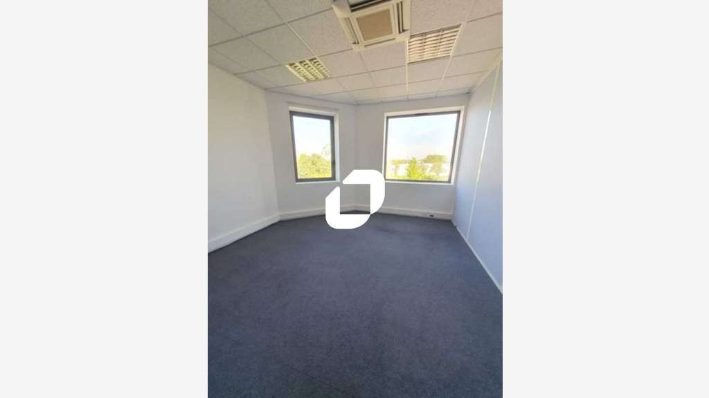 A louer Bureaux 90m² Poissy
