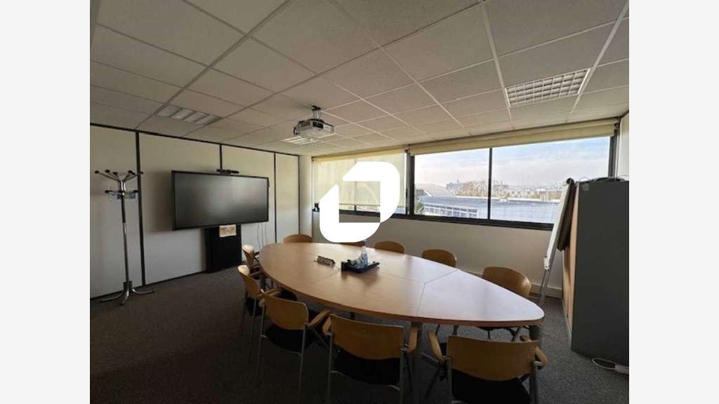 A louer Bureaux 100m² Poissy