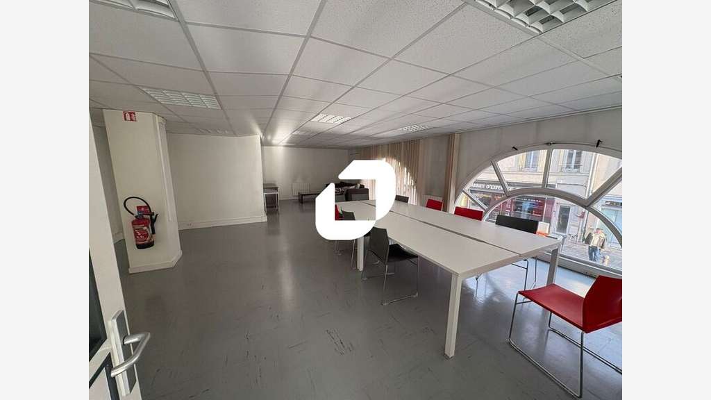 A louer Bureaux 91m² Poissy