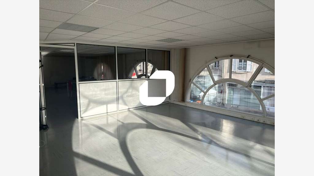A louer Bureaux 91m² Poissy