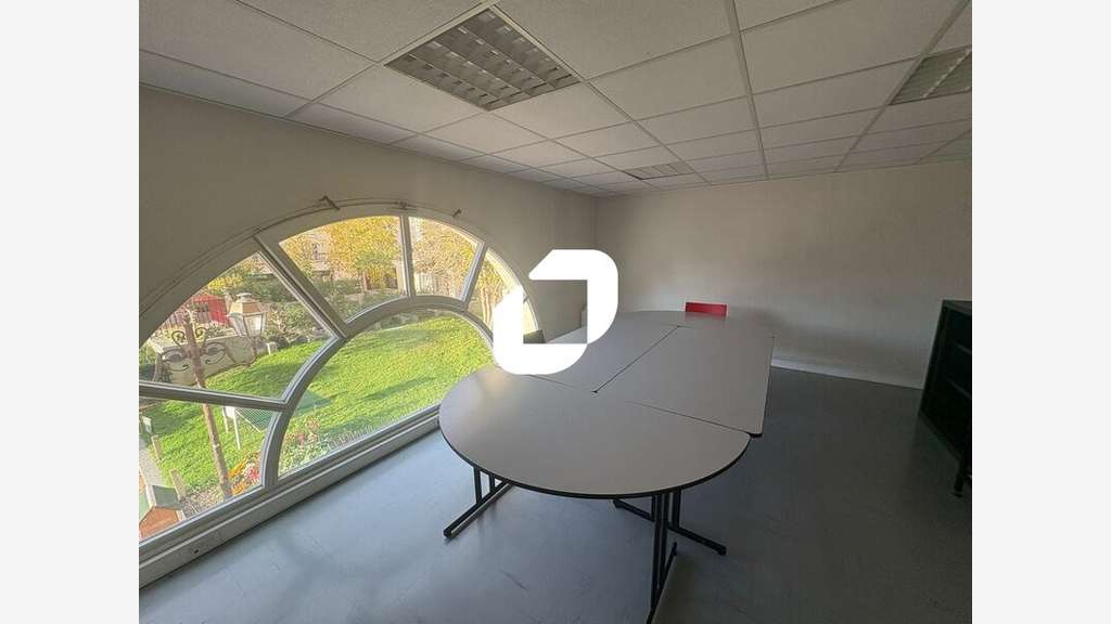 A louer Bureaux 118m² Poissy