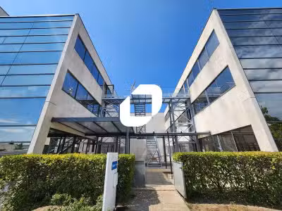 A louer Bureaux 1402m² Poissy