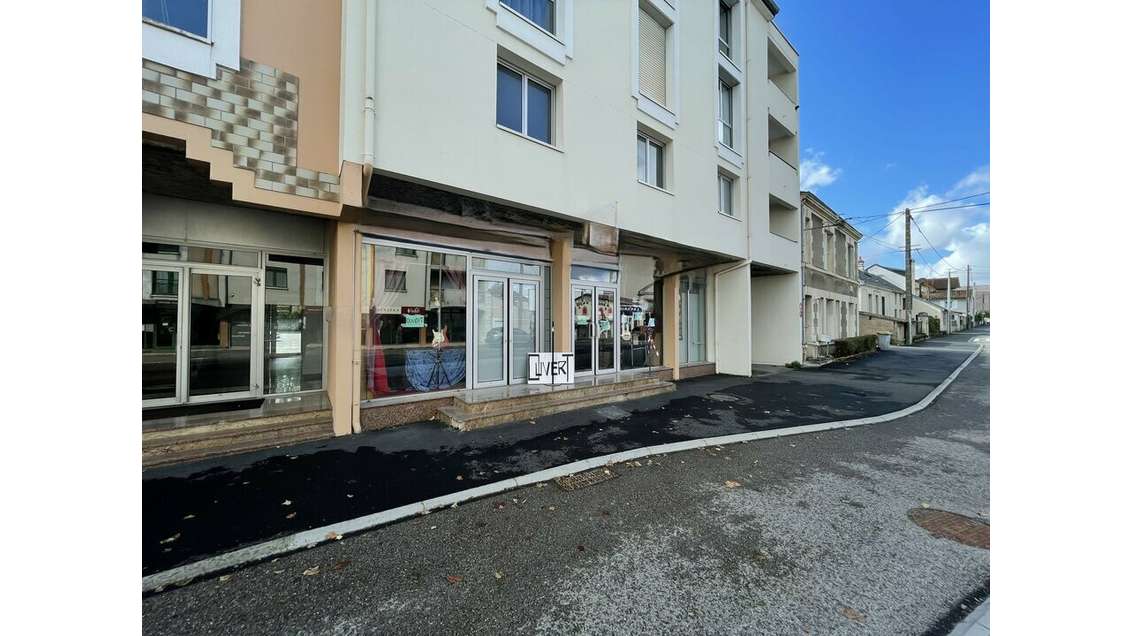 Bureaux 117m² à louer à Poitiers proche patinoire