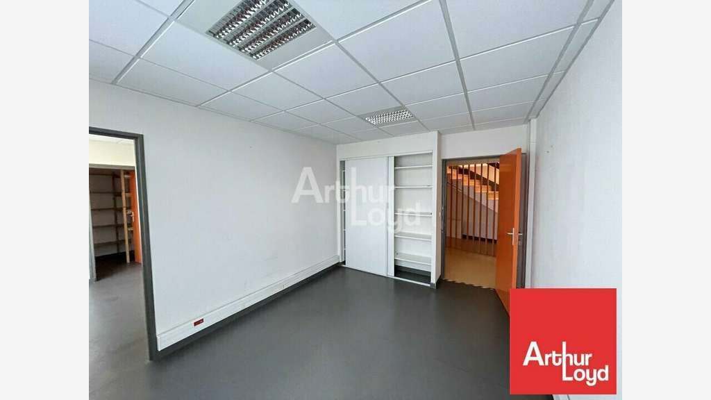 Beaux bureaux lumineux 308m² à louer à Poitiers