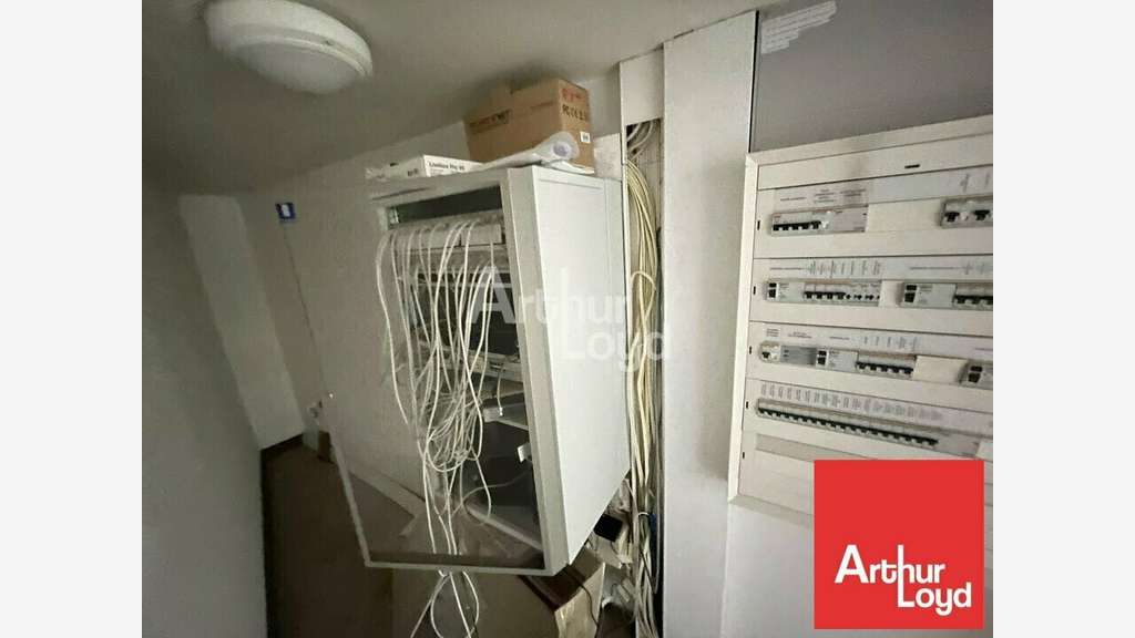 Beaux bureaux lumineux 308m² à louer à Poitiers
