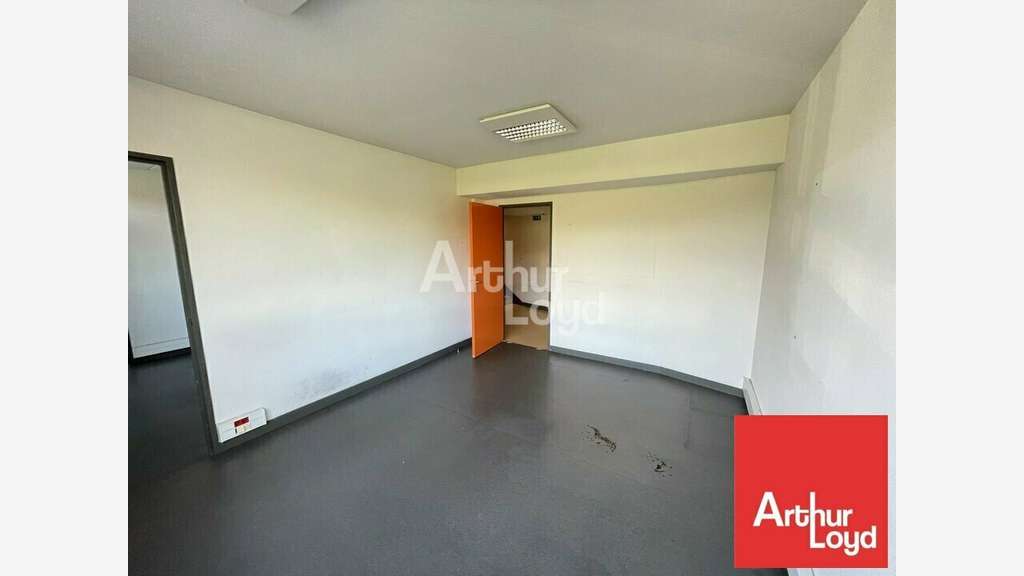Beaux bureaux lumineux 308m² à louer à Poitiers