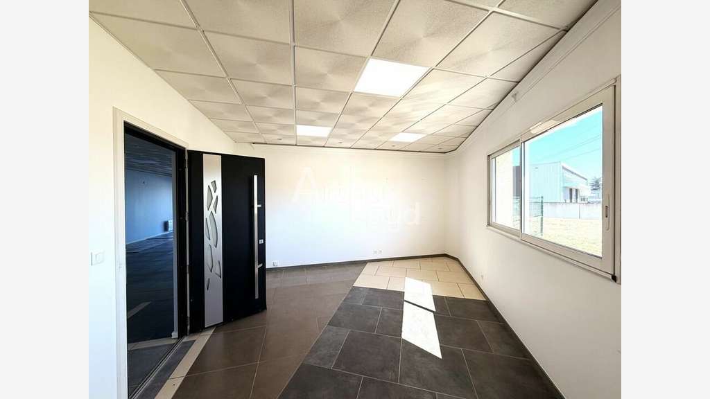 Bureaux 156m² à louer à Poitiers République