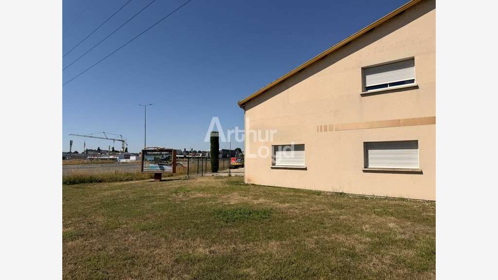 Bureaux 156m² à louer à Poitiers République