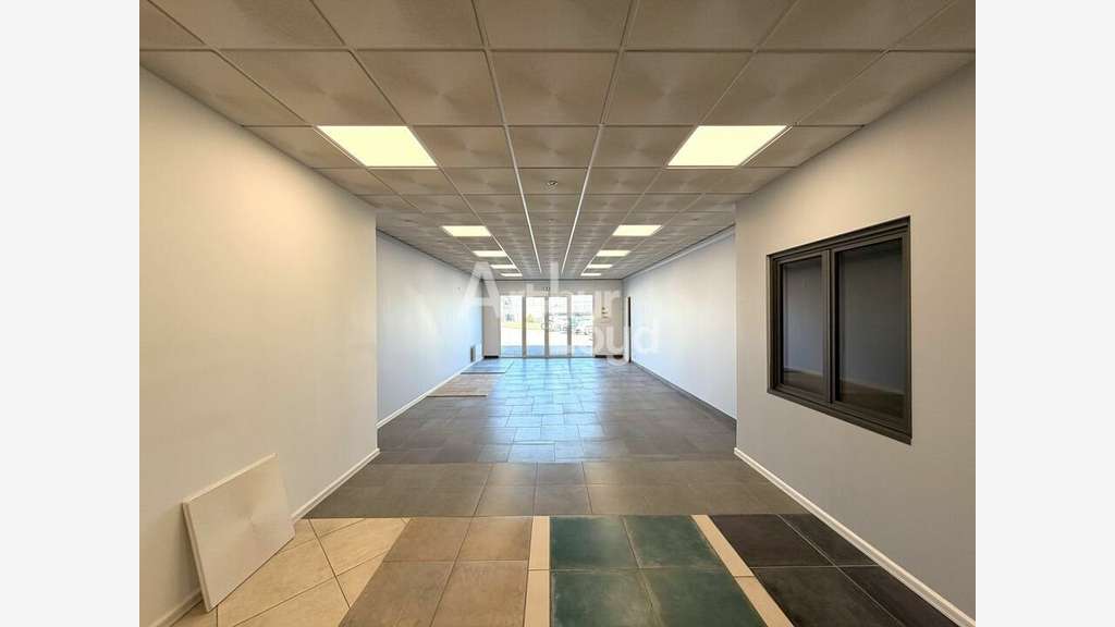 Bureaux 156m² à louer à Poitiers République