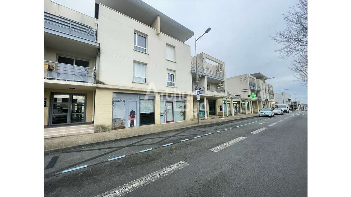 Bureaux commerciaux 1481m² à louer à Poitiers Est