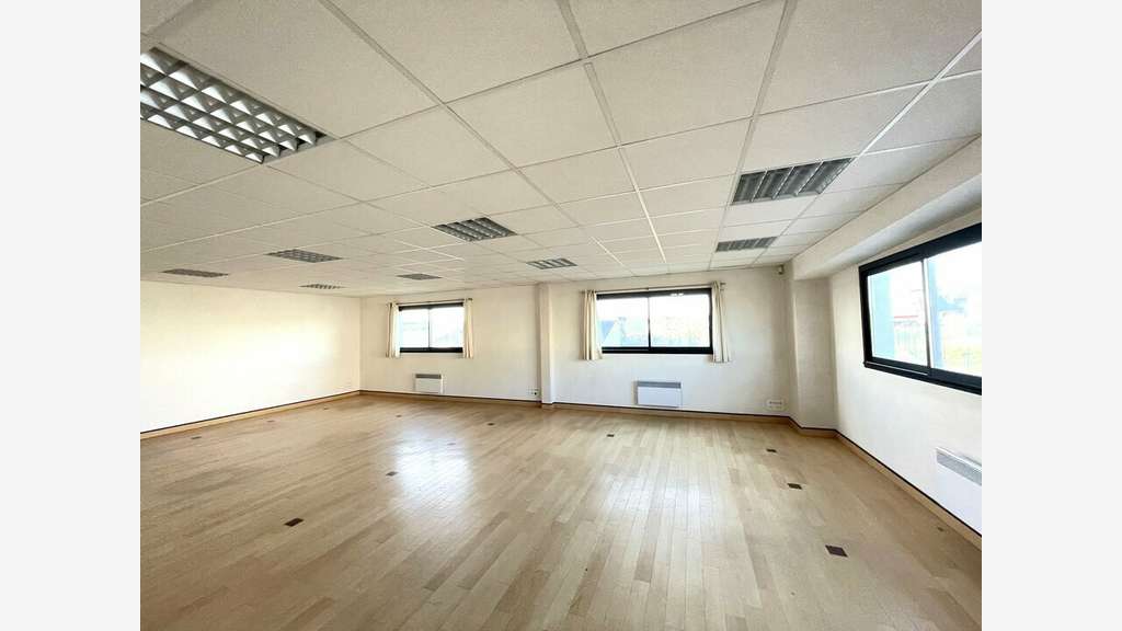 Bureaux 150m² à louer à Poitiers 